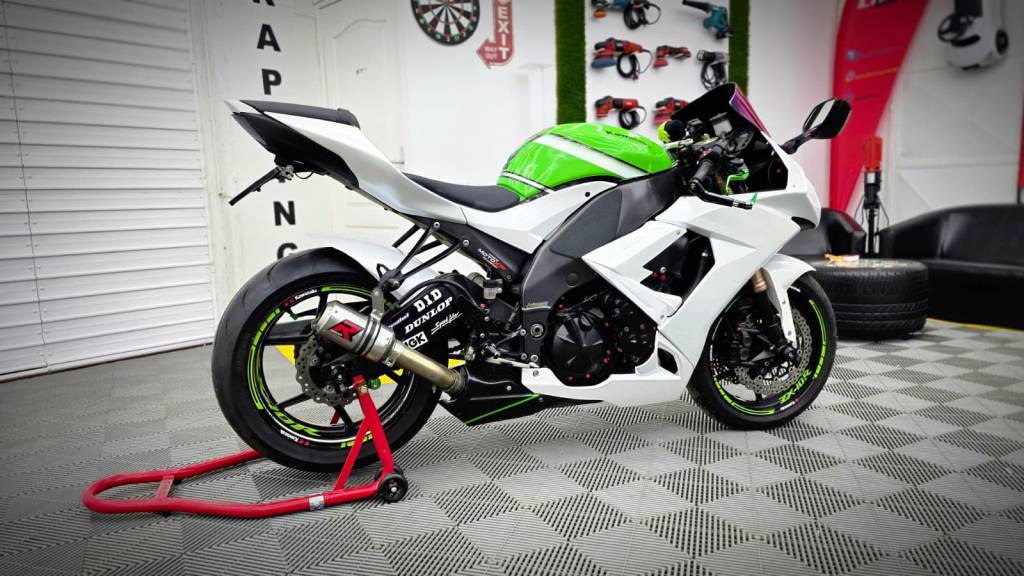 Colantare motocicleta Kawasaki in Bucuresti