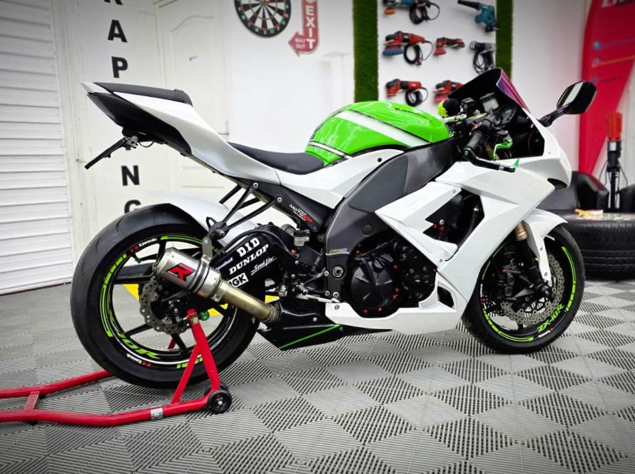 Colantare motocicleta Kawasaki in Bucuresti