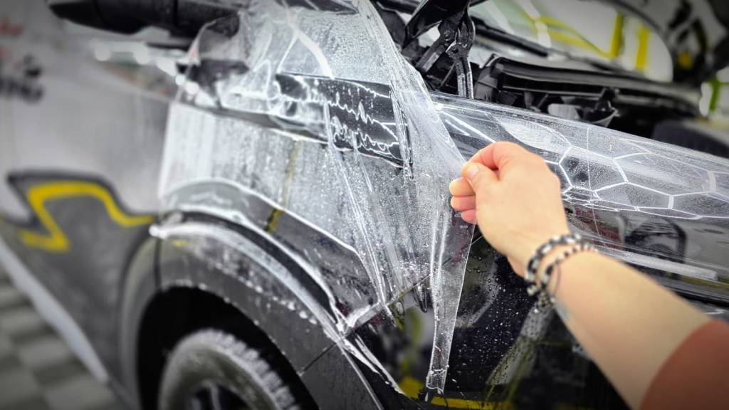 Montare folie ppf pe aripa fata in Bucuresti