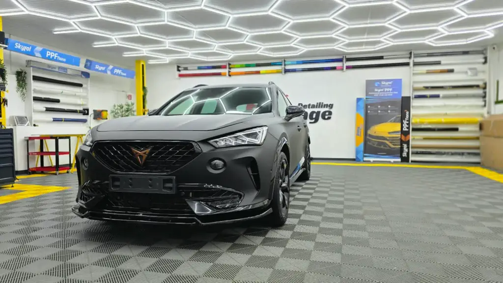 Folie PPF premium Skyfol în atelierul ED’s Detailing Garage București