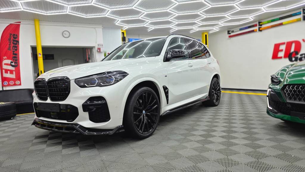 Infoliere partea frontala Bmw X5 in Bucuresti