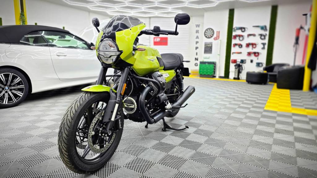 Colantare Moto Guzzi nou in Bucuresti