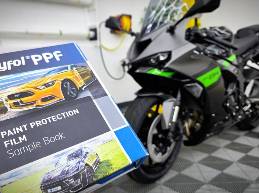 Protectie cu folie ppf motocicleta noua in Bucuresti