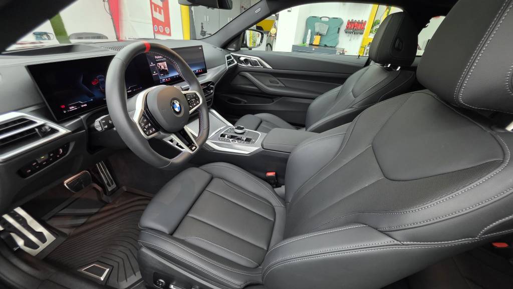 Detailing interior profesional Bmw G22 in Bucuresti