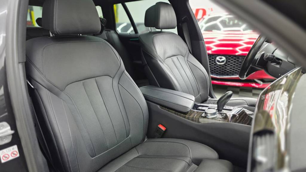 Detailing interior profesional Bmw X5 in Bucuresti