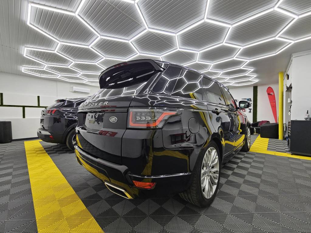 Chrome Delete București – colantare elemente cromate Range Rover – ED’s Detailing Garage