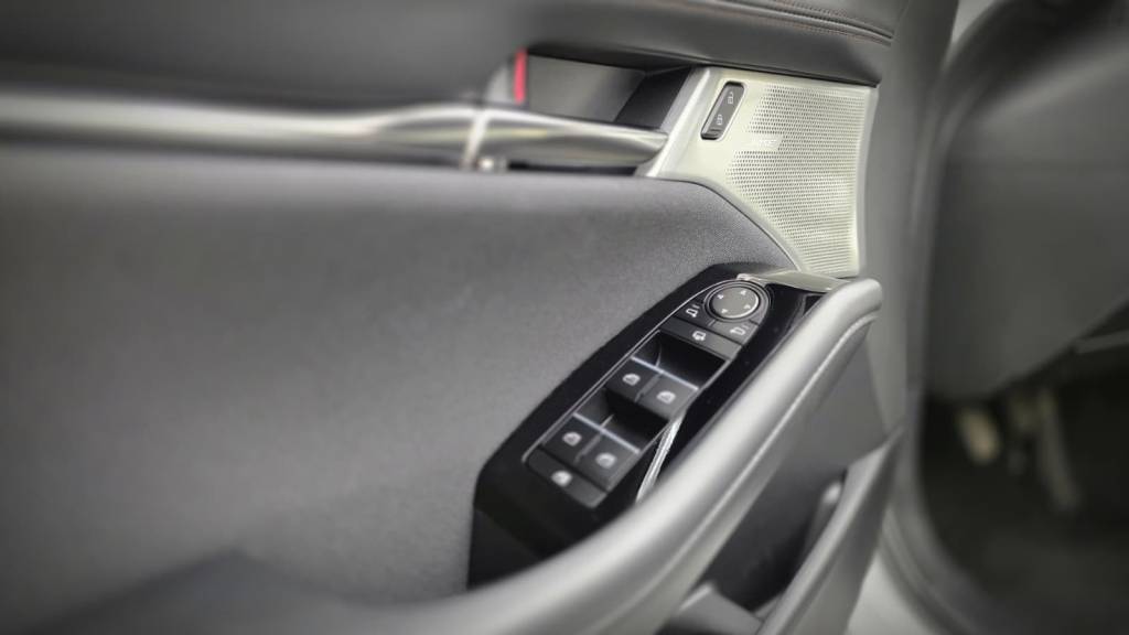 Rezultat dupa aplicare ppf pe consola butoane usa in Bucuresti