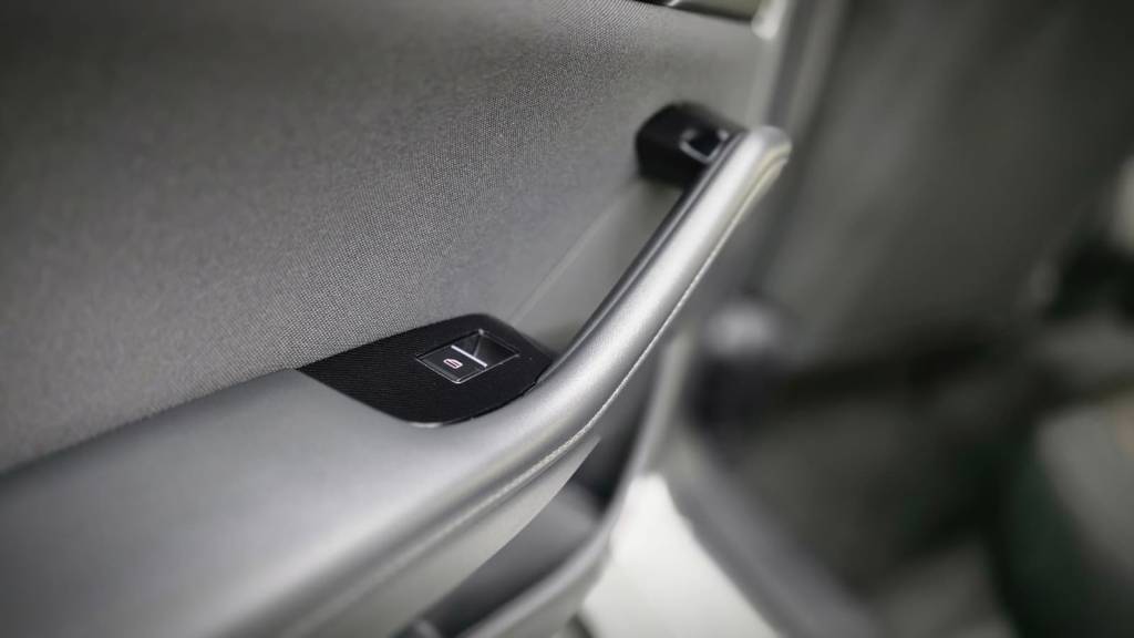 Element lucios usa protejat cu ppf in Bucuresti