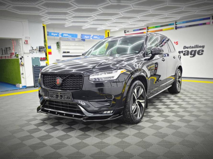 Lucrare realizată: montaj lip față Maxton Design Volvo XC90 în București
