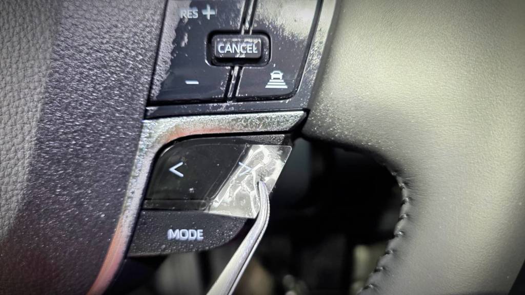 Montare folie ppf pe butoane volan masina noua in Bucuresti