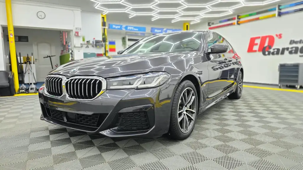 BMW Seria 5 cu protecție ceramică Gtechniq aplicată în atelier ED's Detailing Garage București