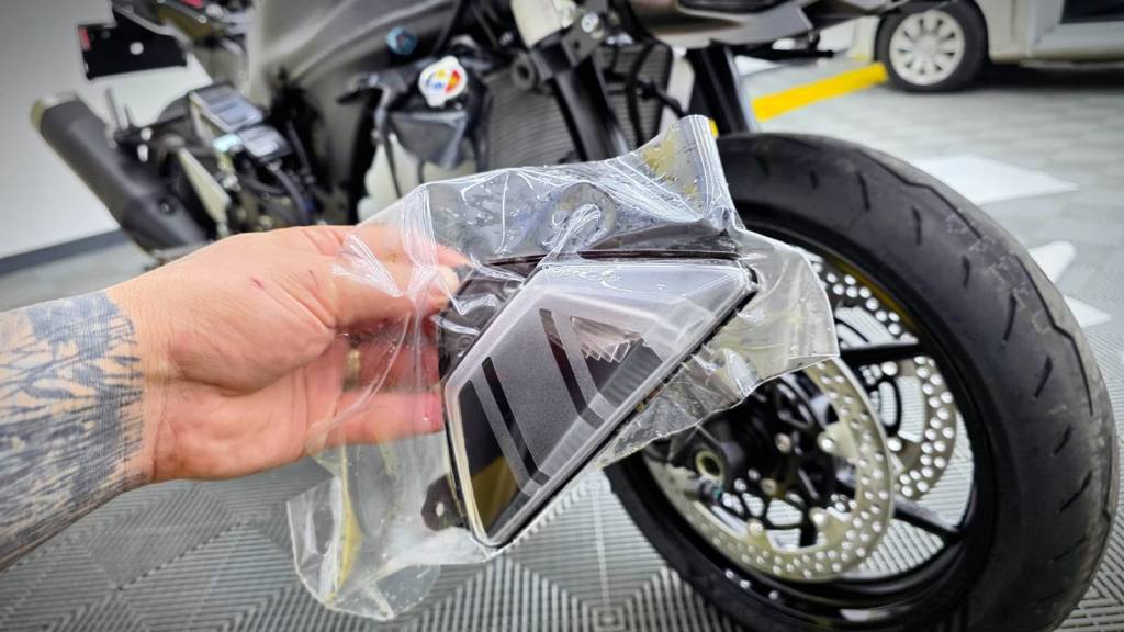 Infoliere semnal motocicleta cu folie ppf in București