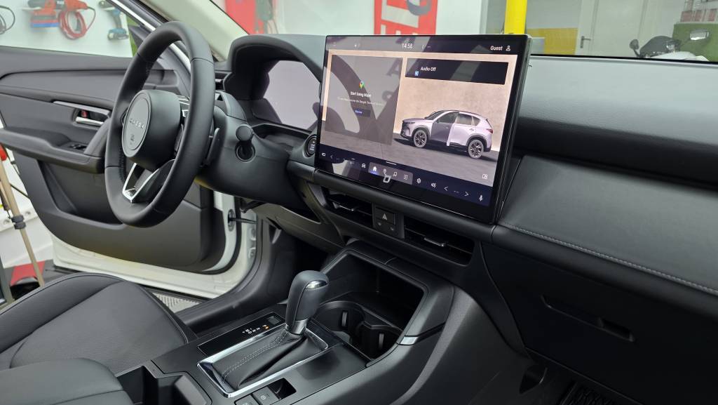 Protectie ppf lucios display Mazda in Bucuresti