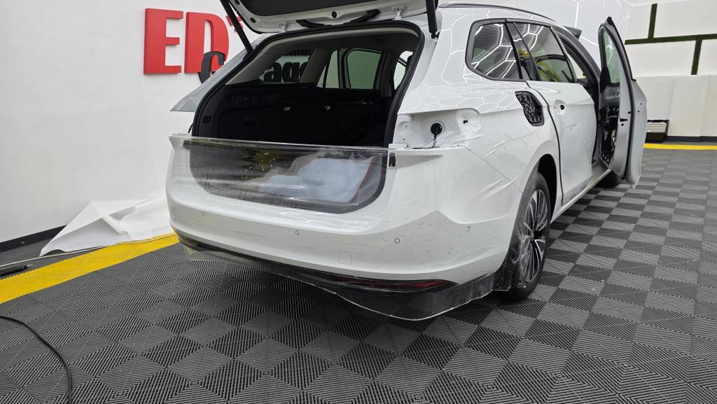 Masina noua infoliata cu folie PPF in Bucuresti