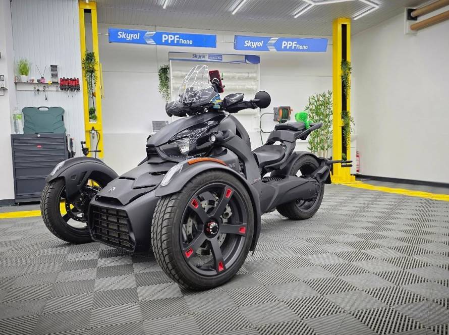 Protectie faruri cu PPF Can Am