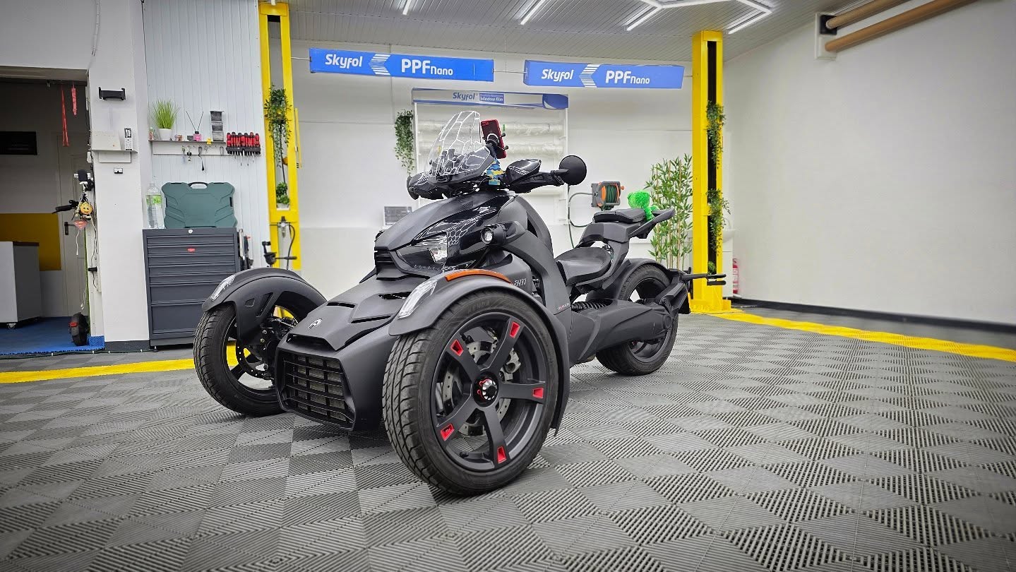 Protecție faruri cu folie PPF – Can-Am