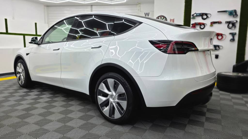 Infoliere cu folie PPF protectie completa si reala pentru masimile electrice in 2026