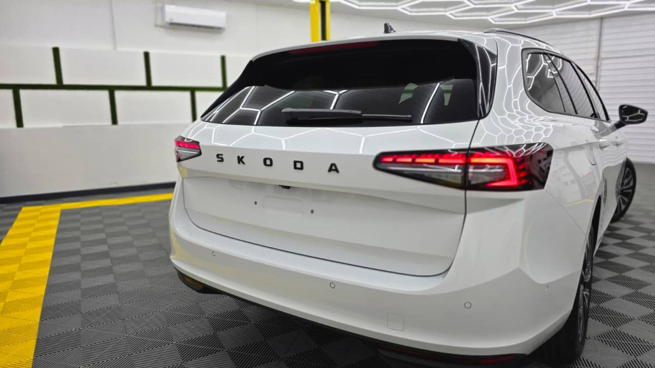 Montare folie PPF Skoda Superb In Bucuresti