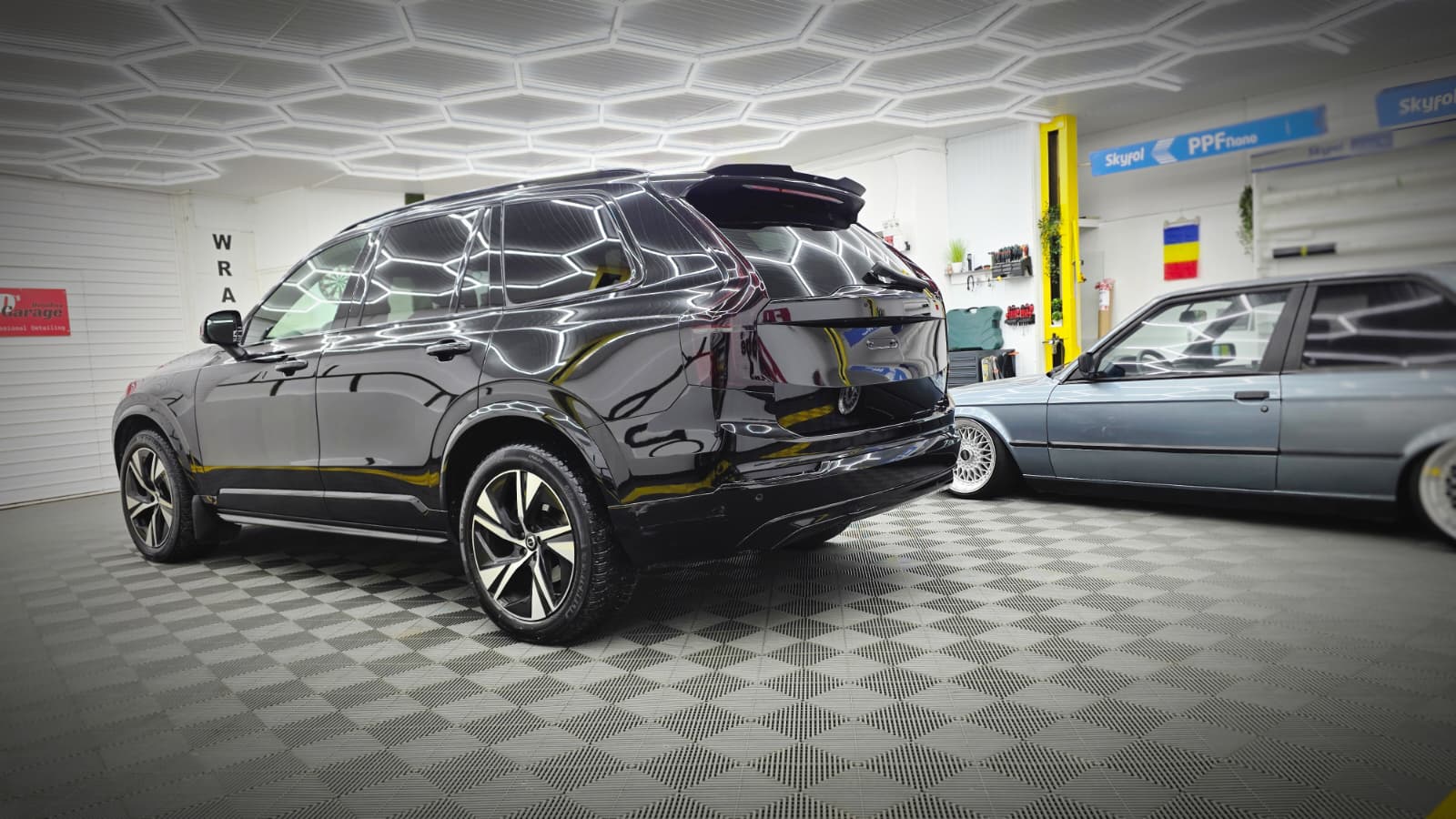 Lucrare realizată: montaj eleron Volvo XC90 în București