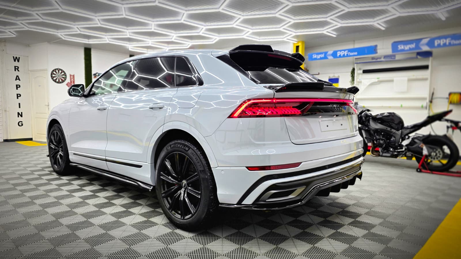 Montare eleron haion Maxton in Bucuresti