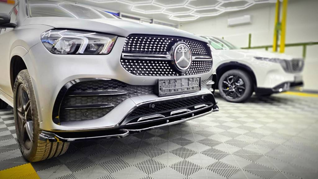Montare lip fata (prelungire bara) Maxton Design pe Mercedes GLE in Bucuresti